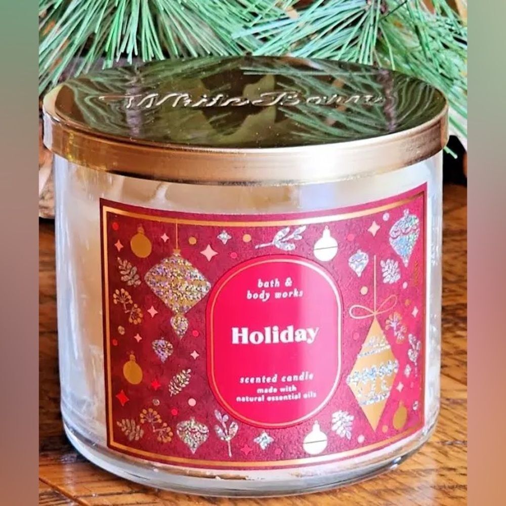New in box Bath & Body Works Holiday Scented Candle